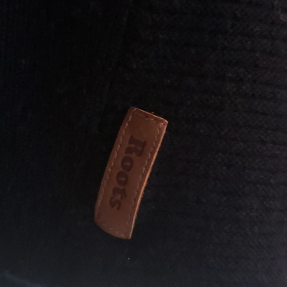 Roots sweater - Picture 2 of 2